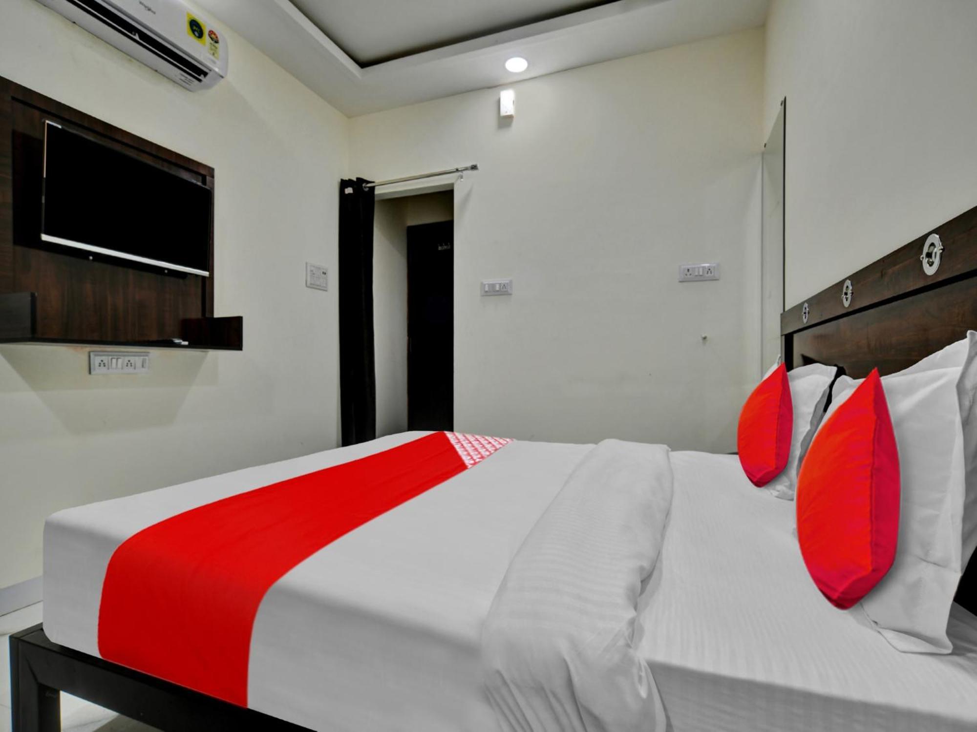 Oyo Hotel Dr Greens Indore Luaran gambar