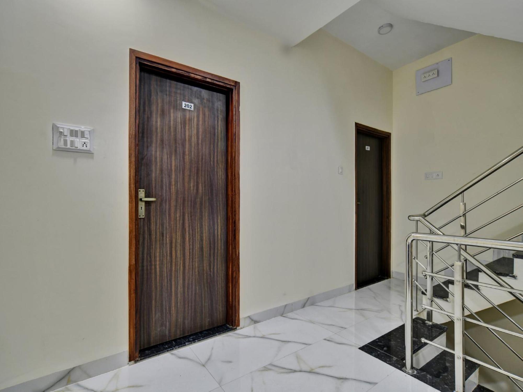 Oyo Hotel Dr Greens Indore Luaran gambar