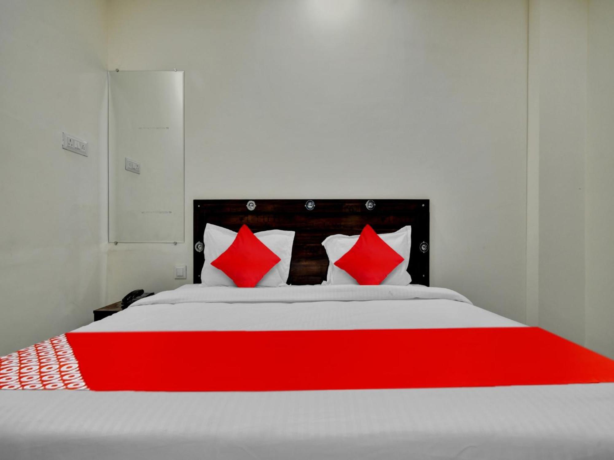 Oyo Hotel Dr Greens Indore Luaran gambar
